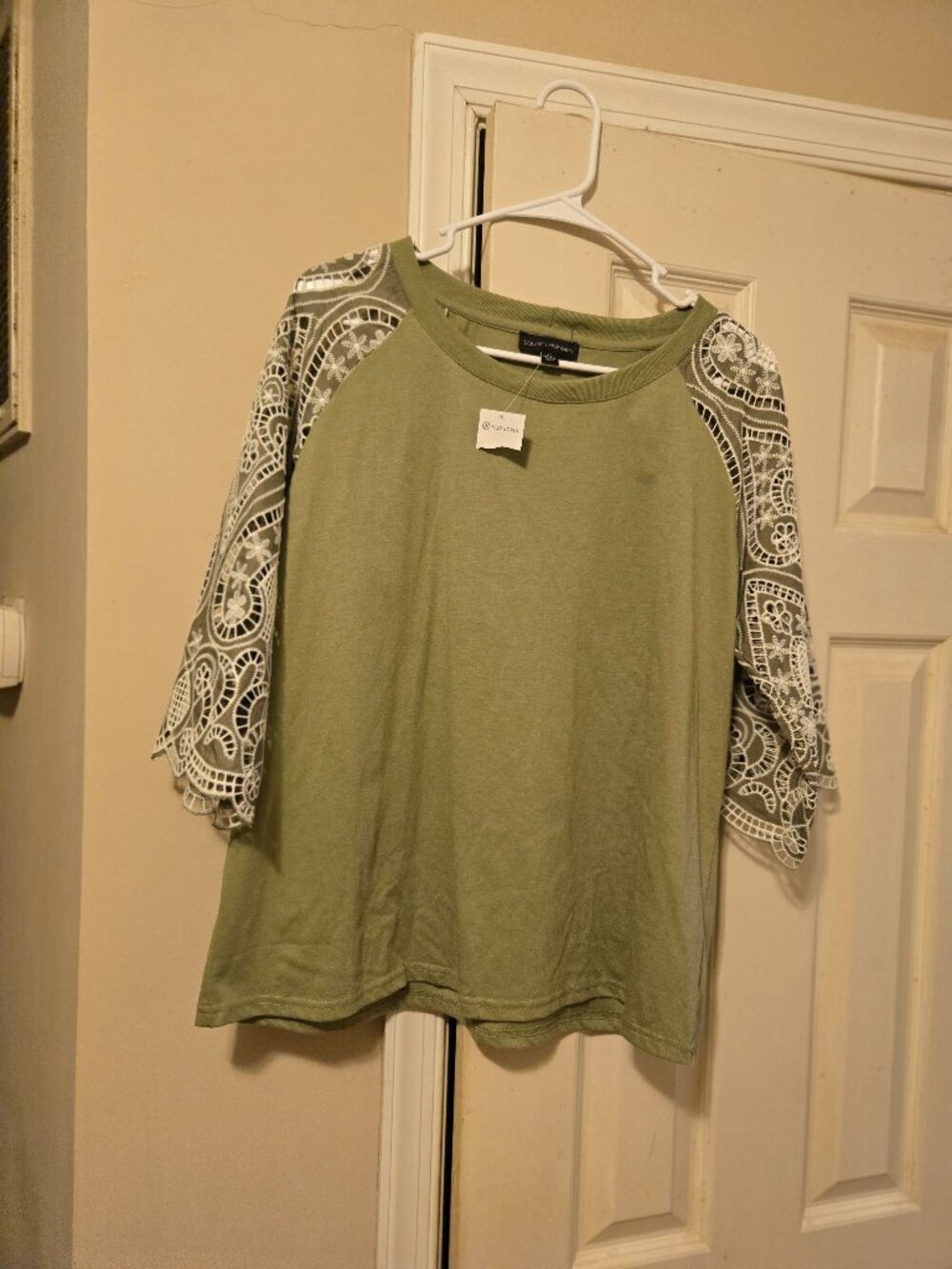 Lauren Hansen celery green XL top with white accent trim on sleeves, NWT